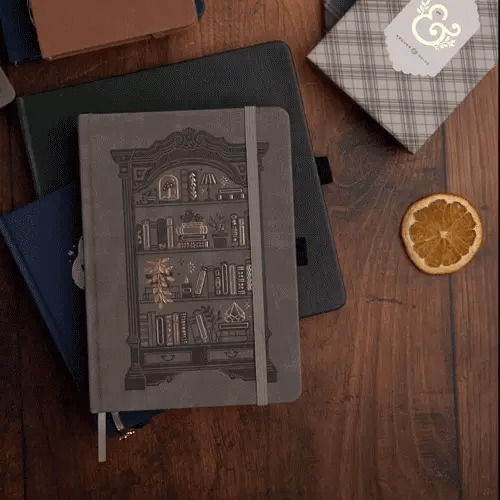 Bookshelf Reading Journal - 8x8 Square